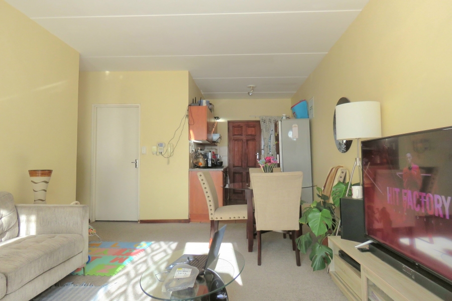 To Let 2 Bedroom Property for Rent in Parklands Western Cape